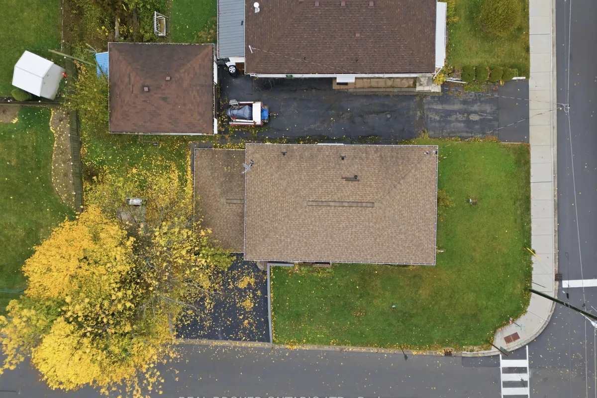 31 Oakwood Avenue, ON N3Y 1H5