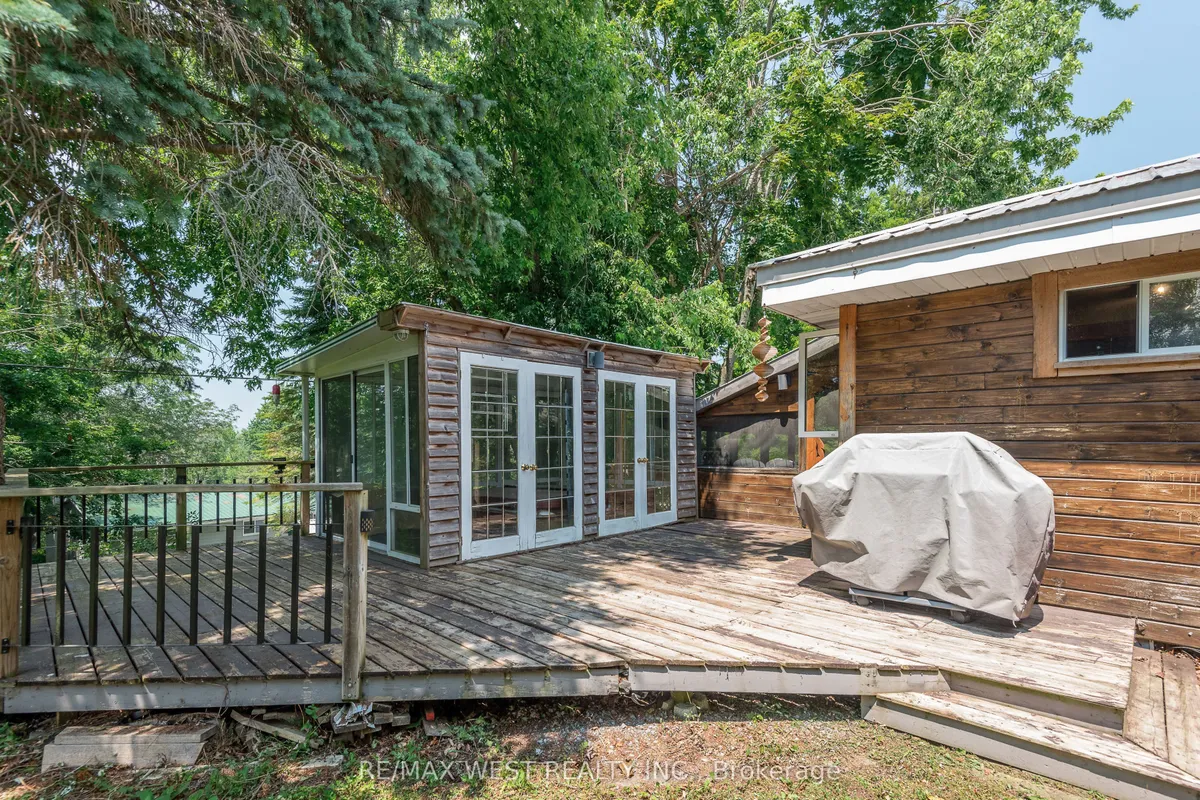 8 Robins Lane, ON L0K 1W0