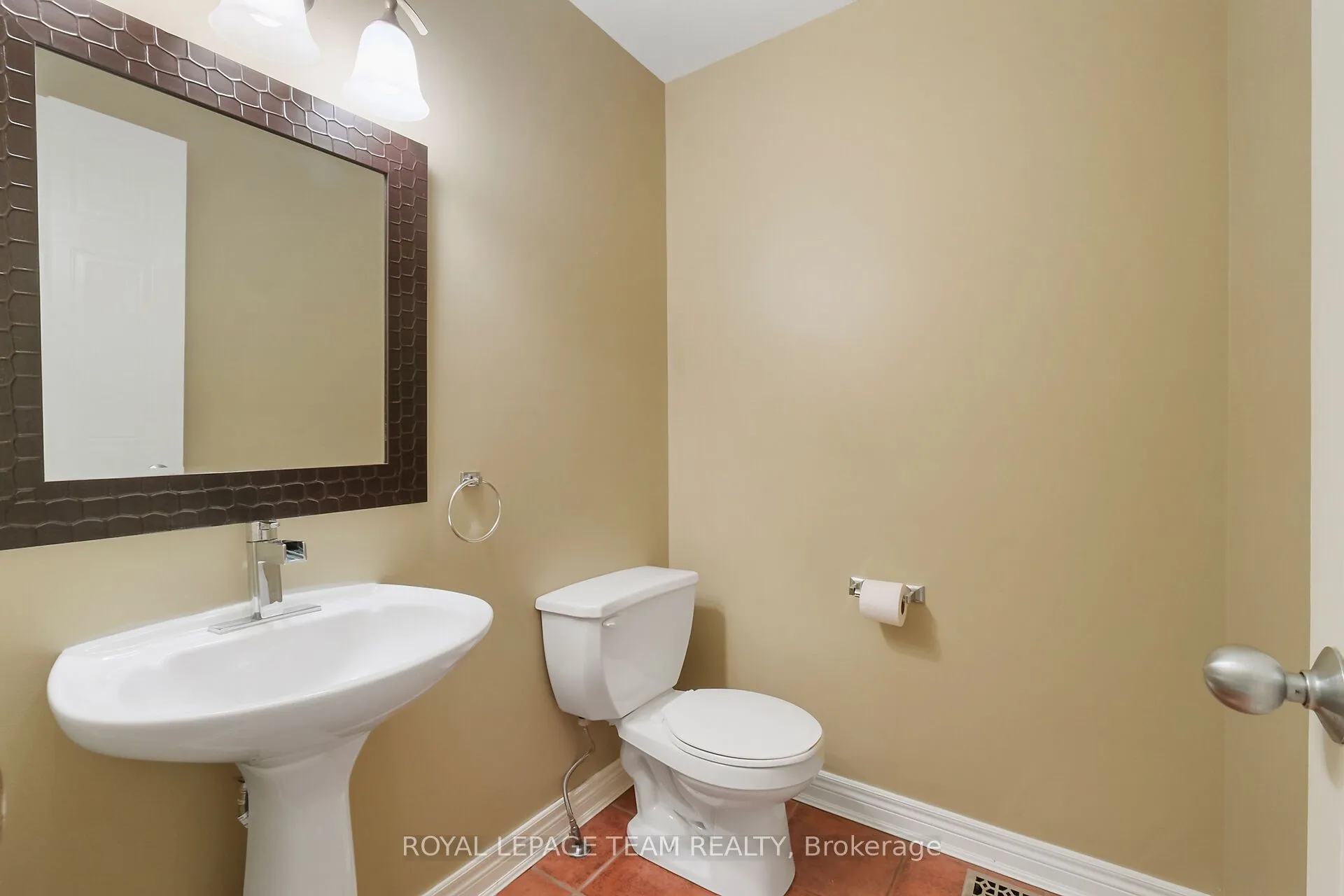 6201 Arbourwood Drive, ON K1C 7L6