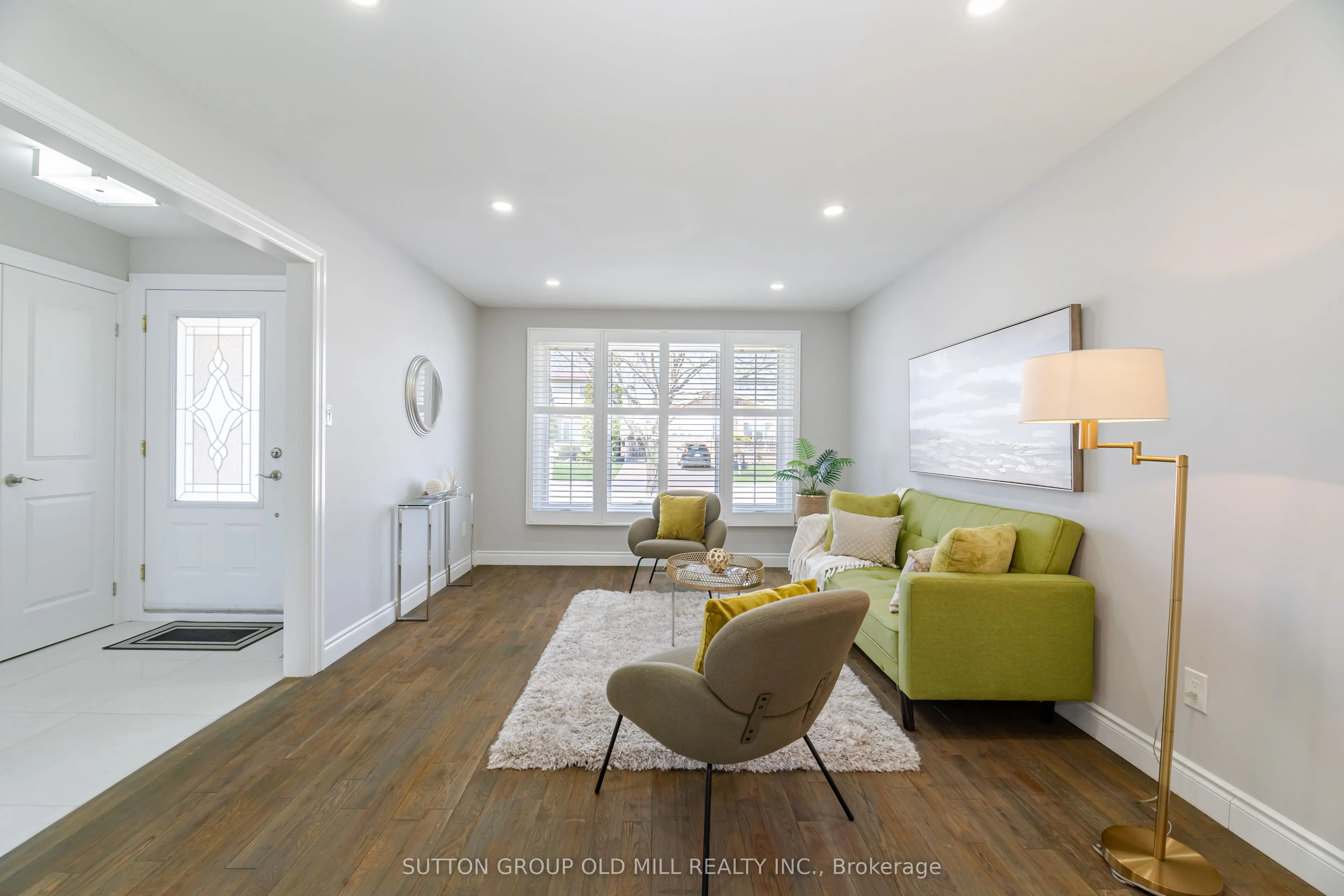 93 Indian Crescent, ON L8V 4X4