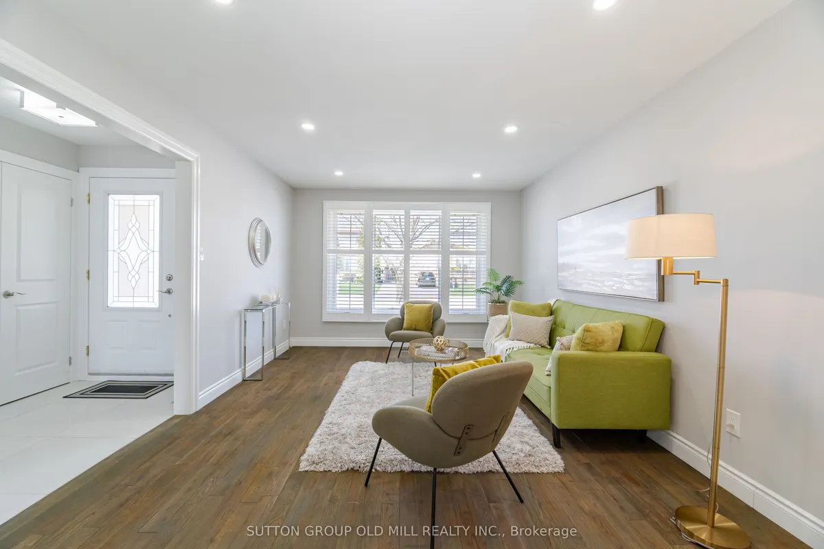 93 Indian Crescent, ON L8V 4X4