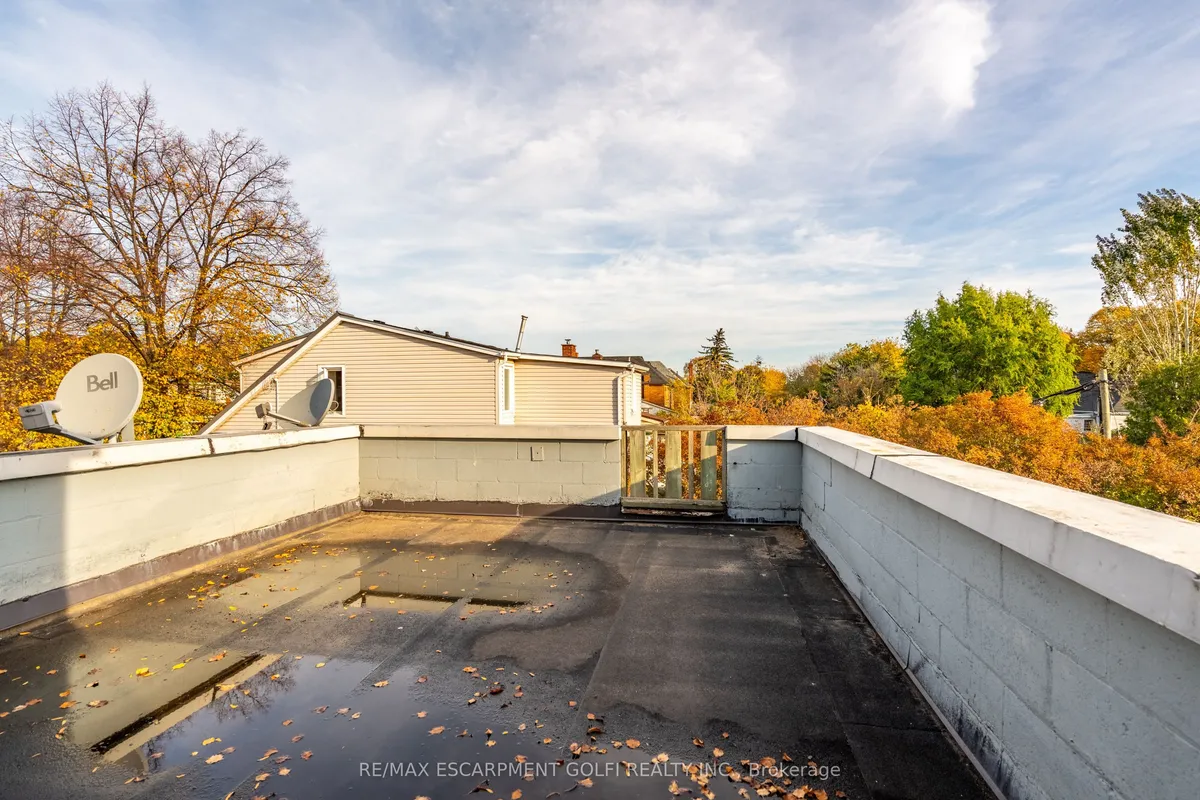 1221-1223 MAIN Street, ON L8K 1A5