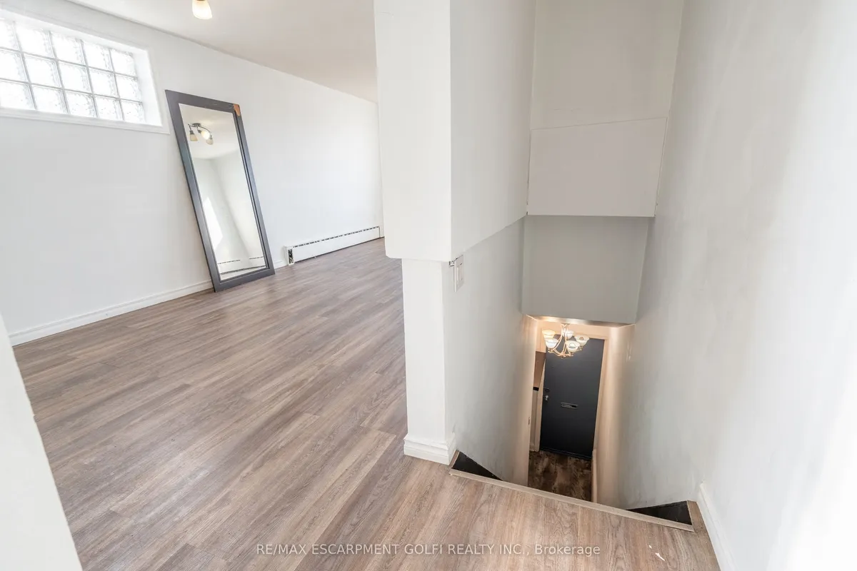 1221-1223 MAIN Street, ON L8K 1A5