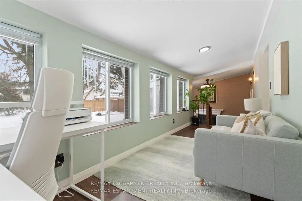 18 Flanders Avenue, ON L2M 5X3