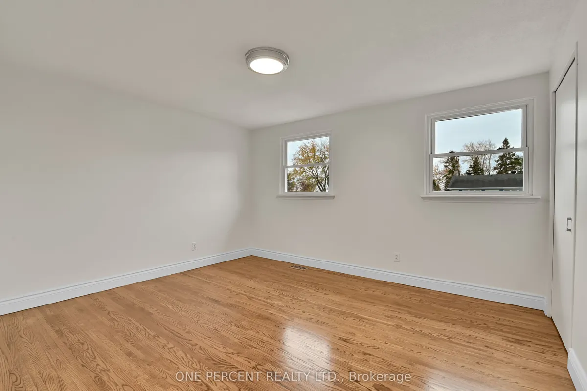 5 Parkridge Crescent, ON K1B 3E6