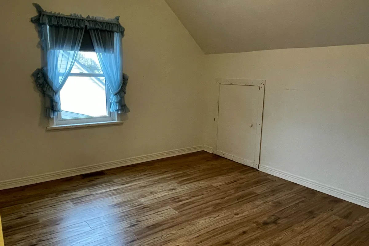 207 Lee Avenue, ON P1A 2K4