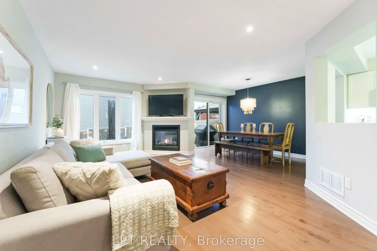 102 Calvington Avenue, ON K2T 0H7