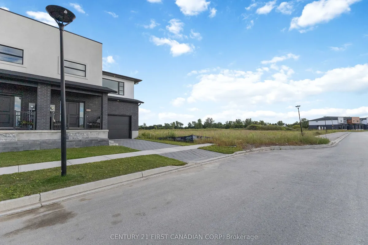 6707 Royal Magnolia Avenue, ON N6P 1H5