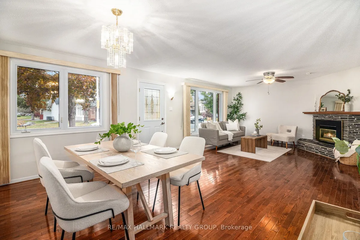 1366 METZ Crescent, ON K1K 3Z5