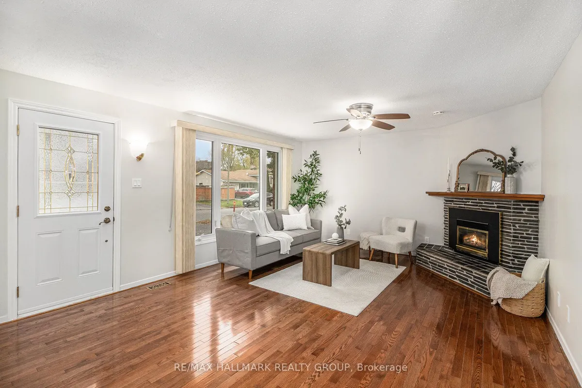 1366 METZ Crescent, ON K1K 3Z5