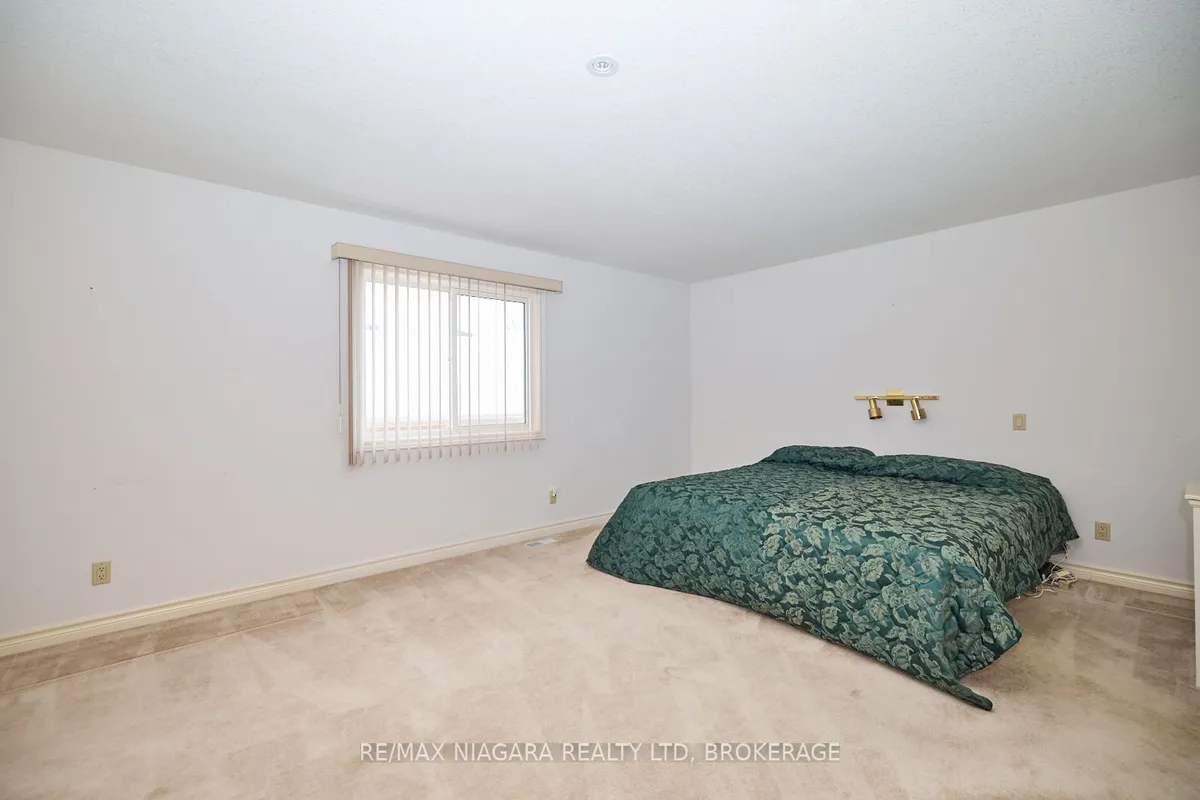 6869 Imperial Court, ON L2G 7W9