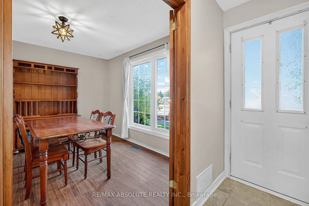 2628 Baseline Road, ON K2H 7B4