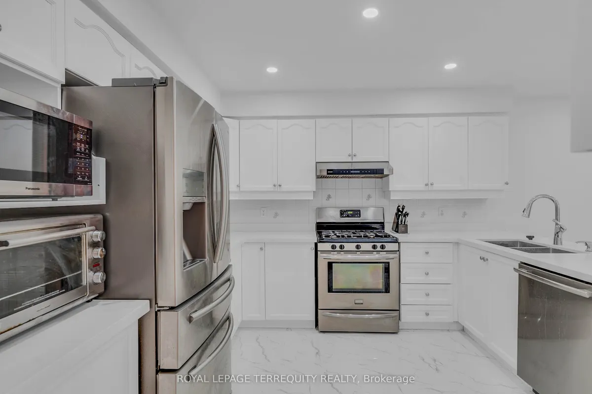 112 VANSICKLE Road, ON L2S 3Y6