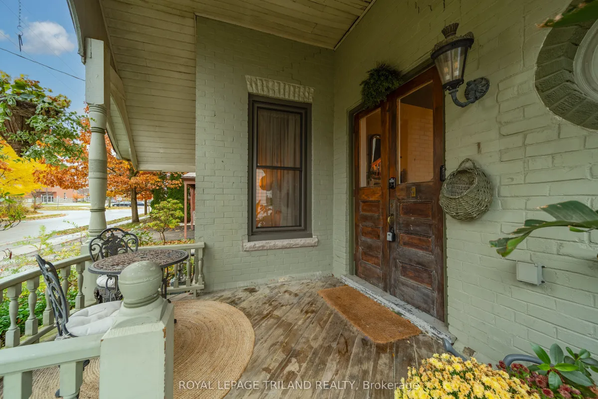 34 Gladstone Avenue, ON N5R 2L4