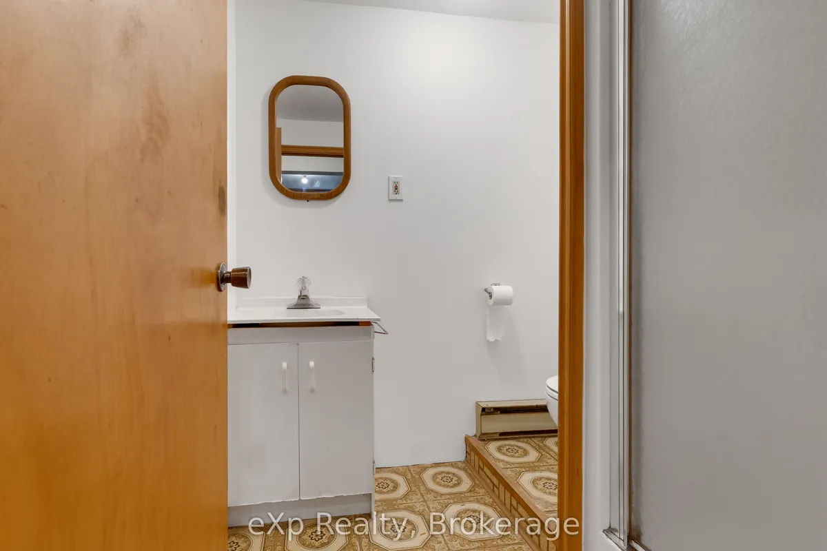 364 Agnes Street, ON P3B 2J2