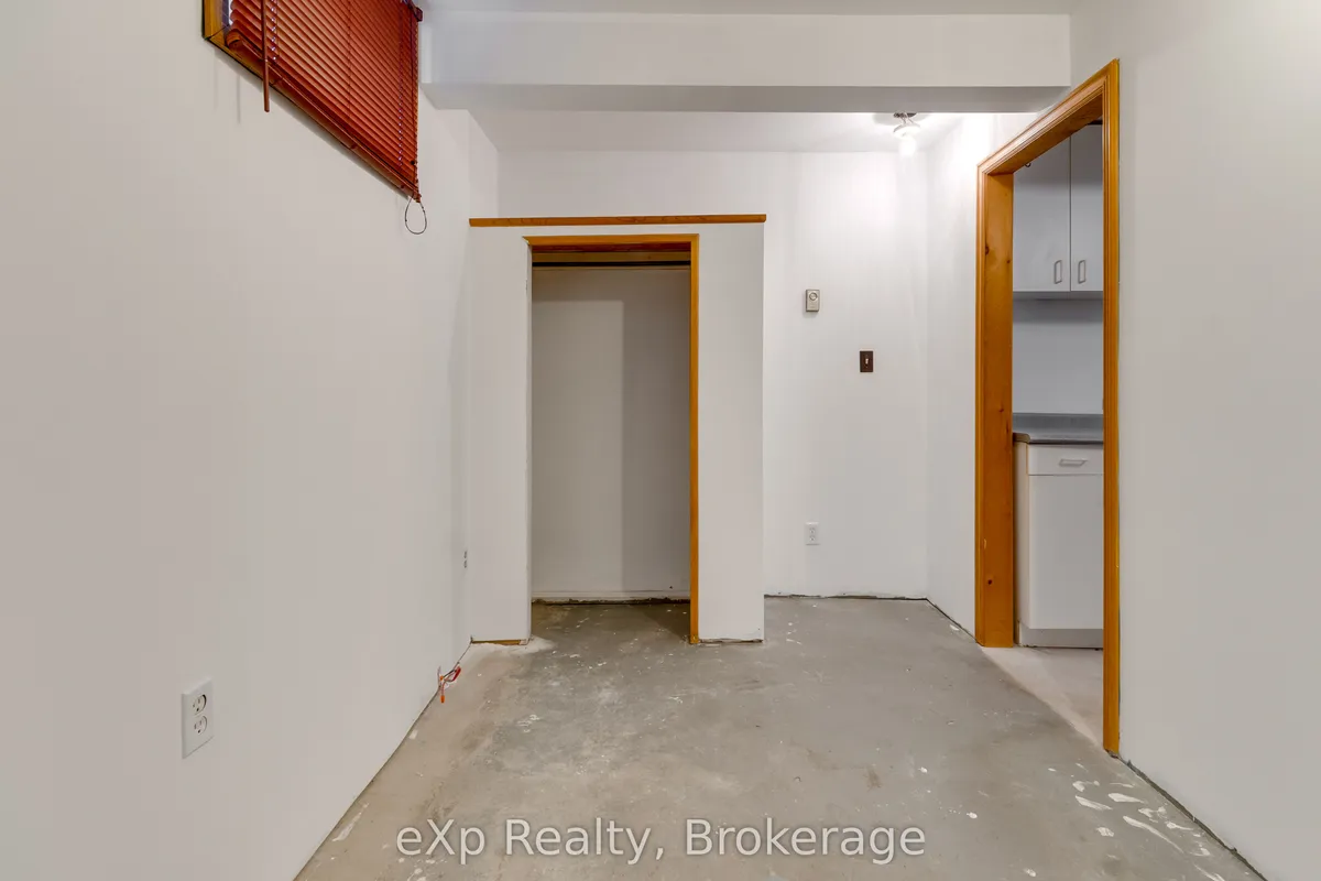 364 Agnes Street, ON P3B 2J2