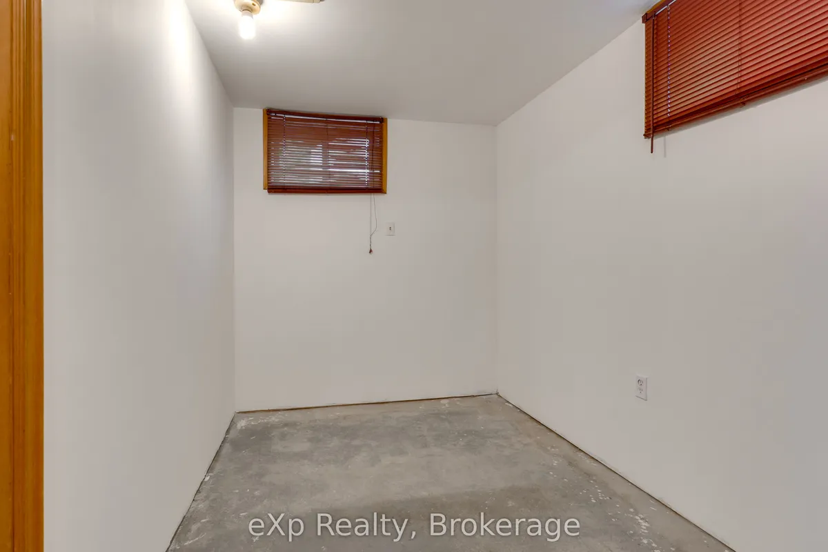 364 Agnes Street, ON P3B 2J2