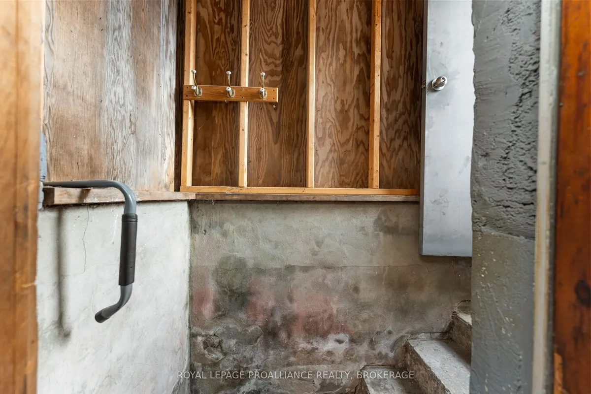 545 Macdonnell Street, ON K7K 4W8