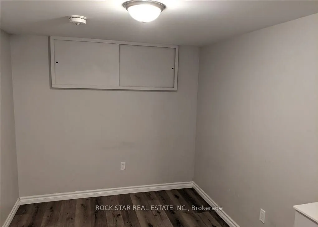 34 PRESTON Place, ON L3C 3K3