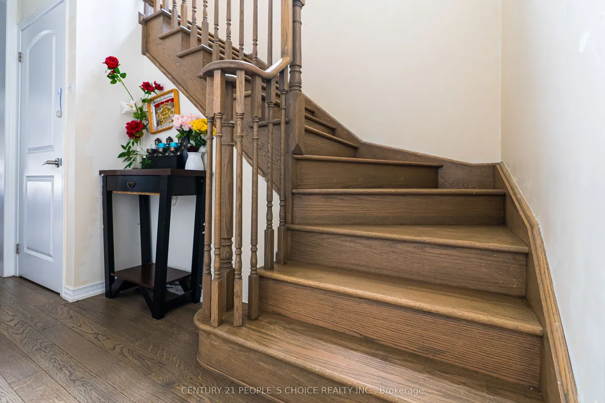 8670 Chickory Trail, ON L2H 3S5