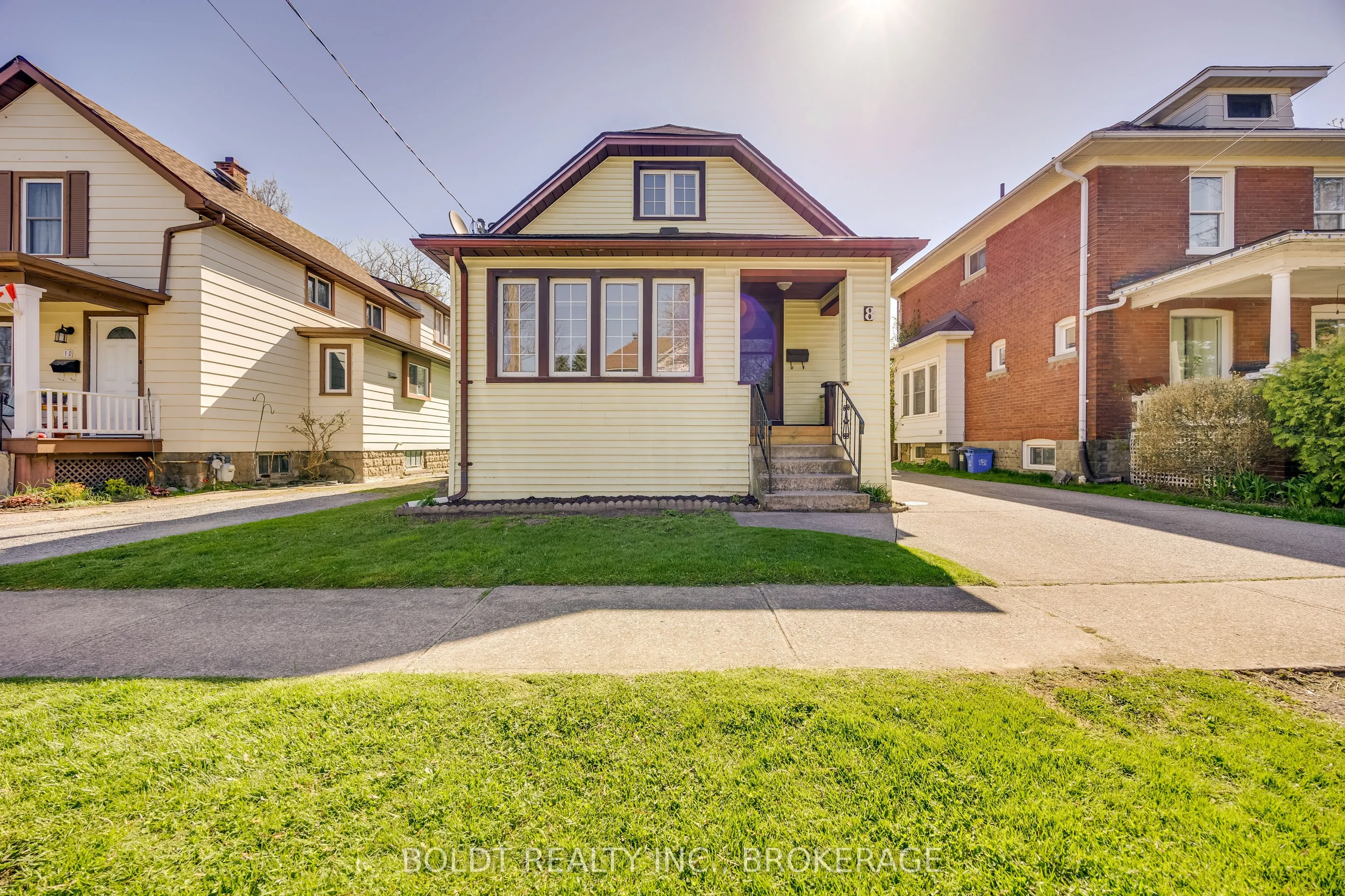 8 Chelsea Street, ON L2P 3B8