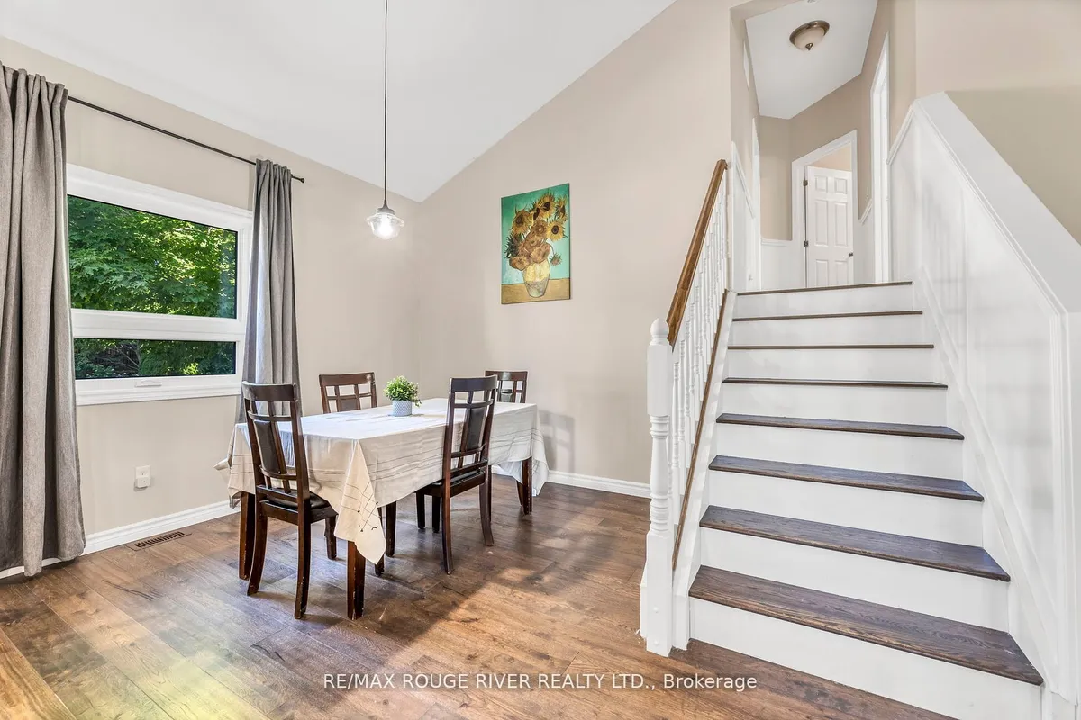 100 Queen Street, ON K0M 1N0