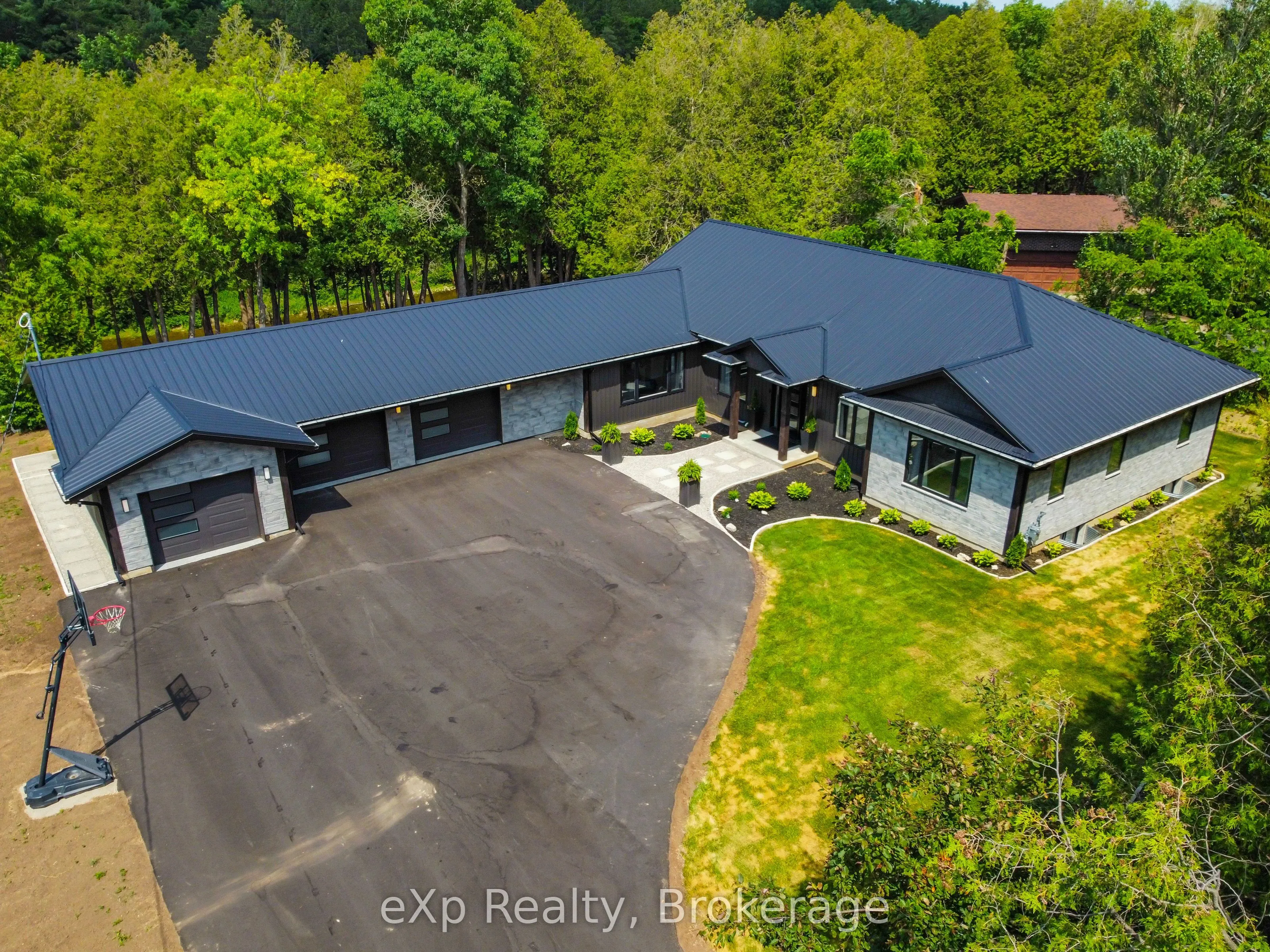 442 South River Road, ON N0B 1S0