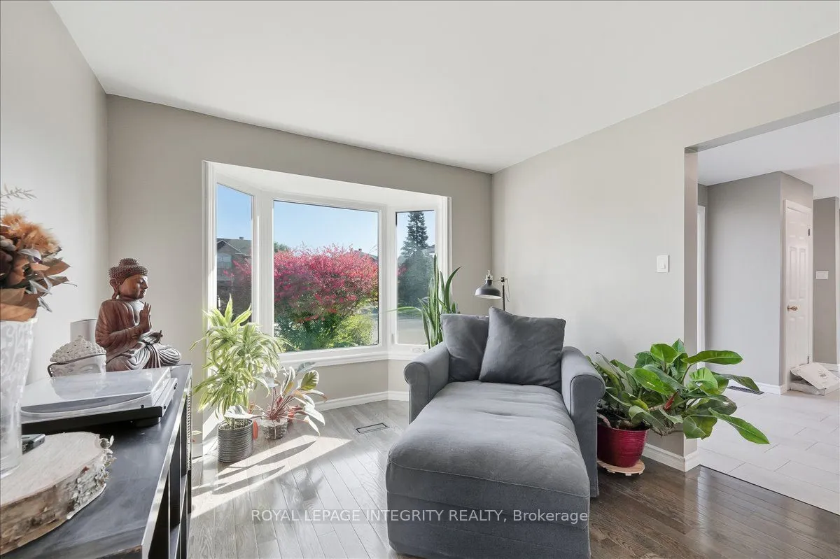 1406 Bouton D'or Way, ON K1E 3L3