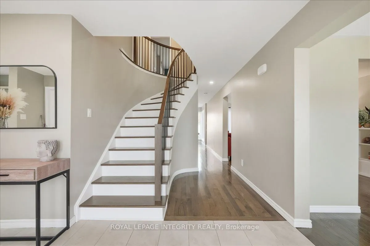 1406 Bouton D'or Way, ON K1E 3L3