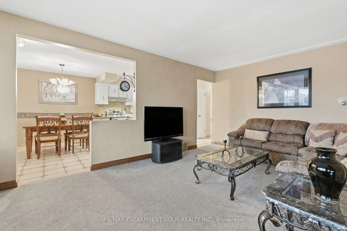 1894 Main Street, ON L8H 1G5