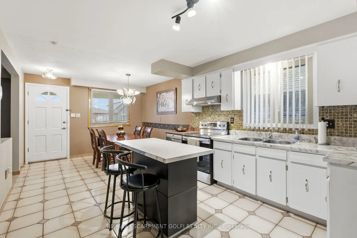 1894 Main Street, ON L8H 1G5