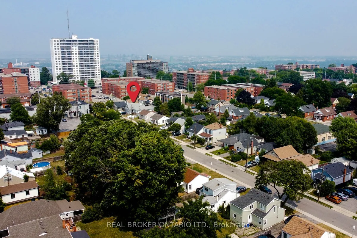 3 East 33rd Street, ON L8V 3S9