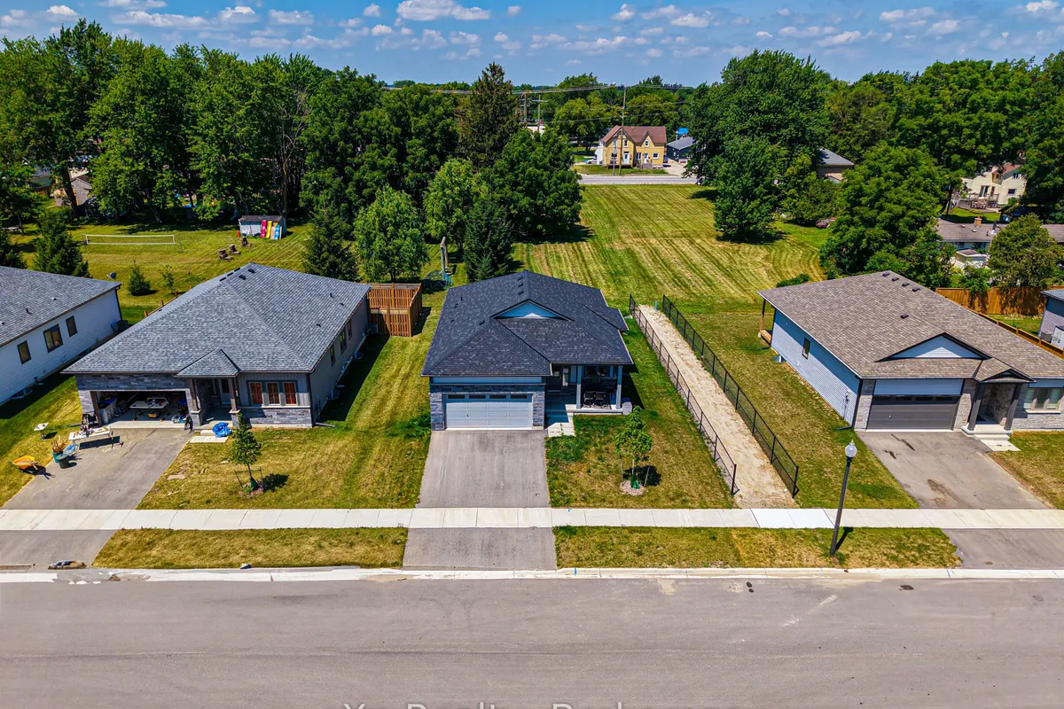 142 Ellen Street, ON N0G 1B0