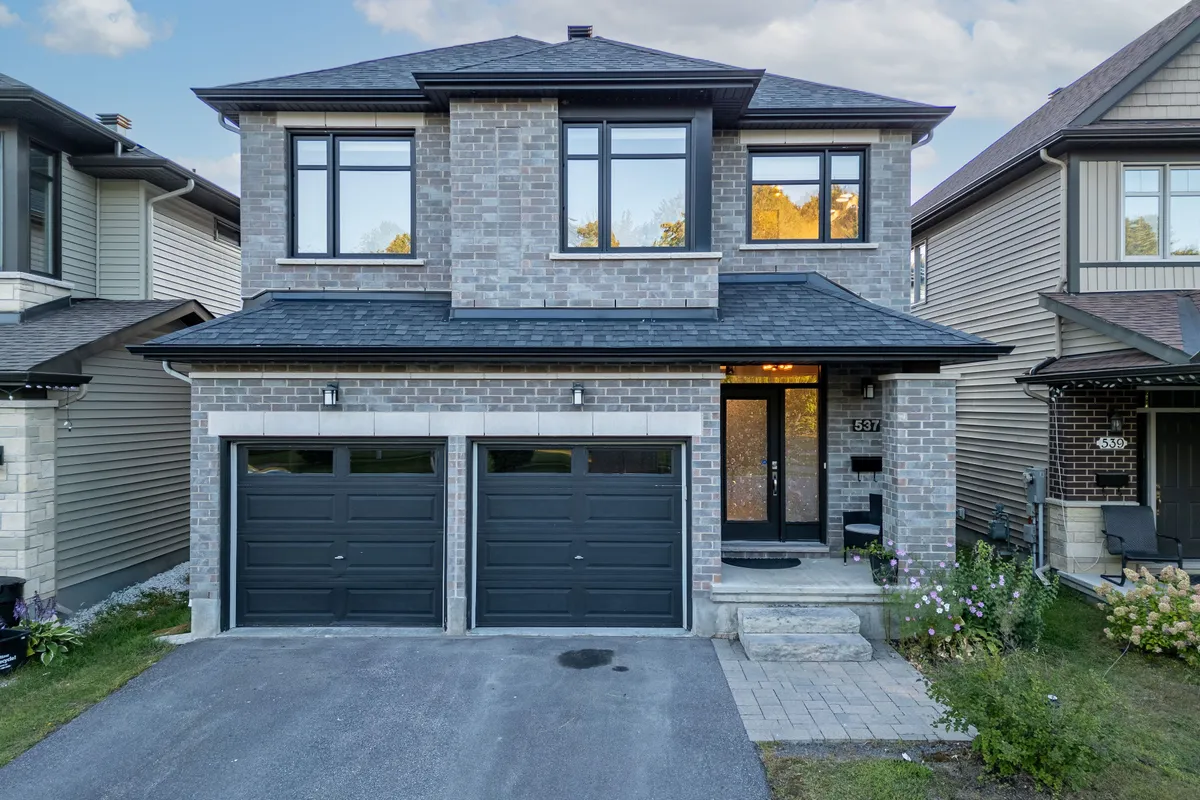 537 Compass Street, ON K1W 0J1