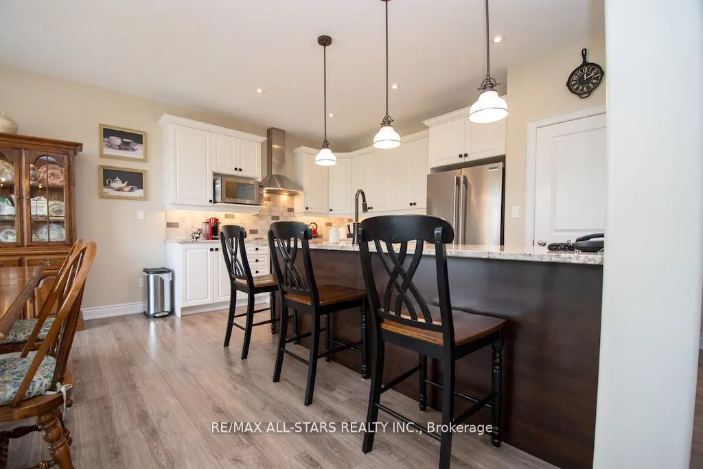 10 Silverbrook Avenue, ON K9V 0L9