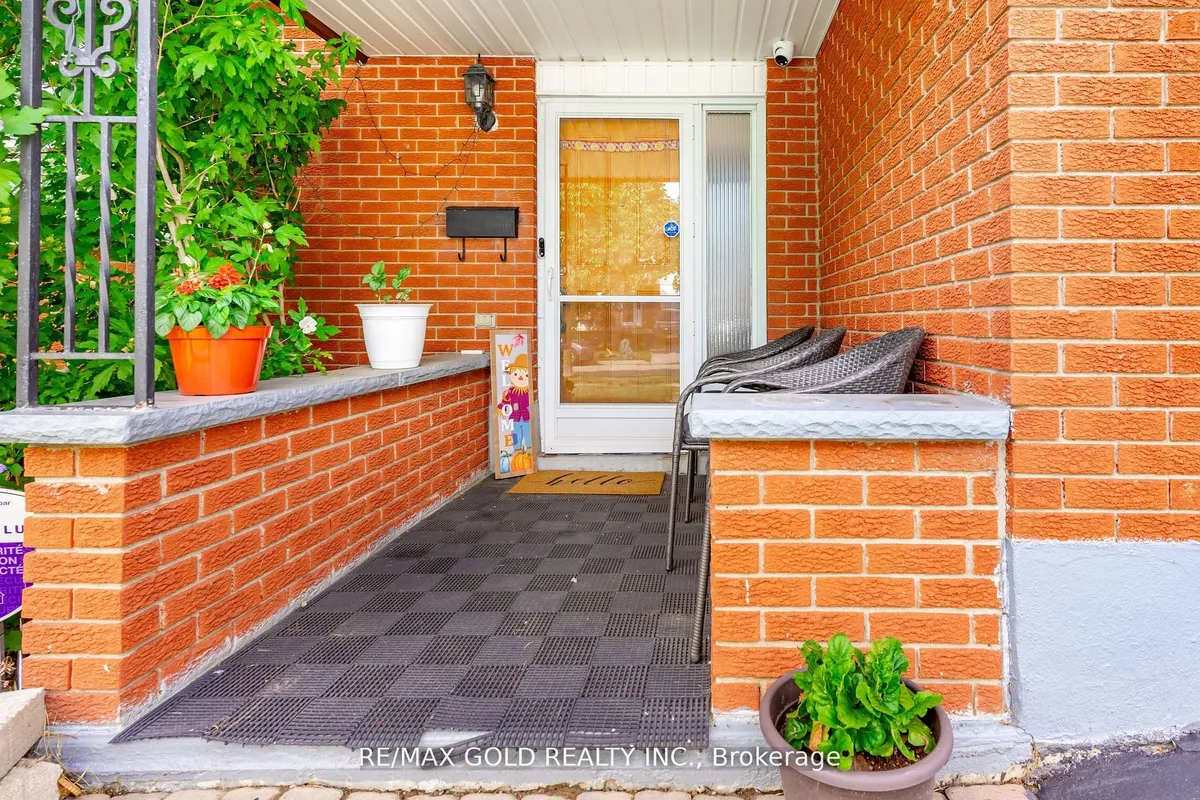 55 Ramblewood Way, ON N2N 1G8