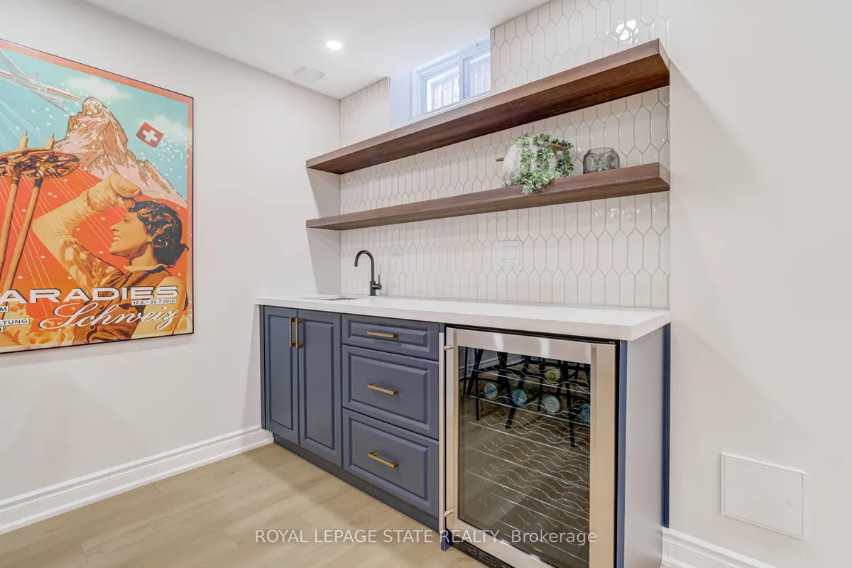 36 Irwin Avenue, ON L9K 0E9