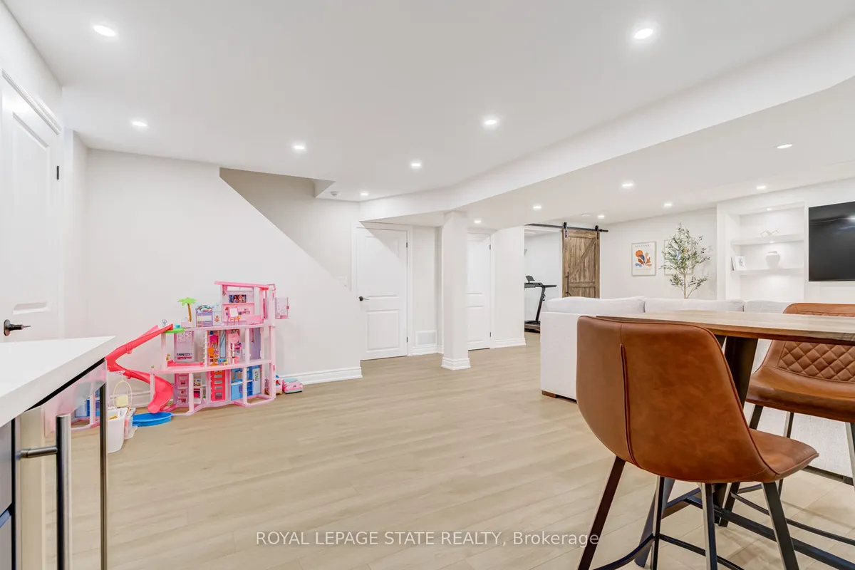 36 Irwin Avenue, ON L9K 0E9