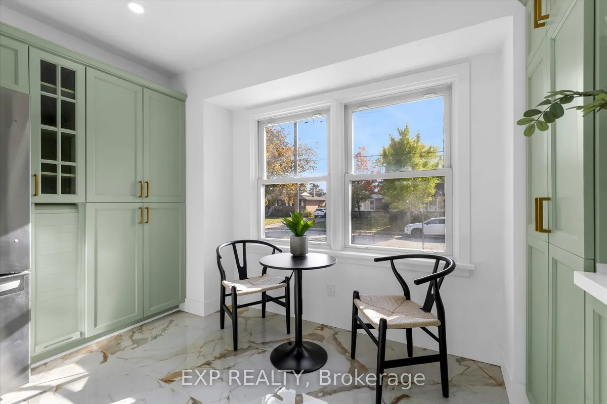 39 Grandfield Street, ON L8T 2H1