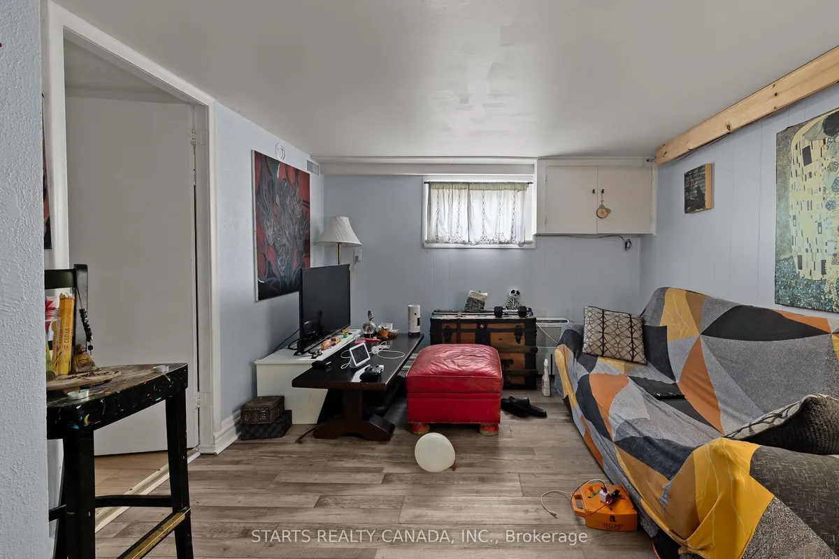 420 Macdonnell Street, ON K7L 4E4