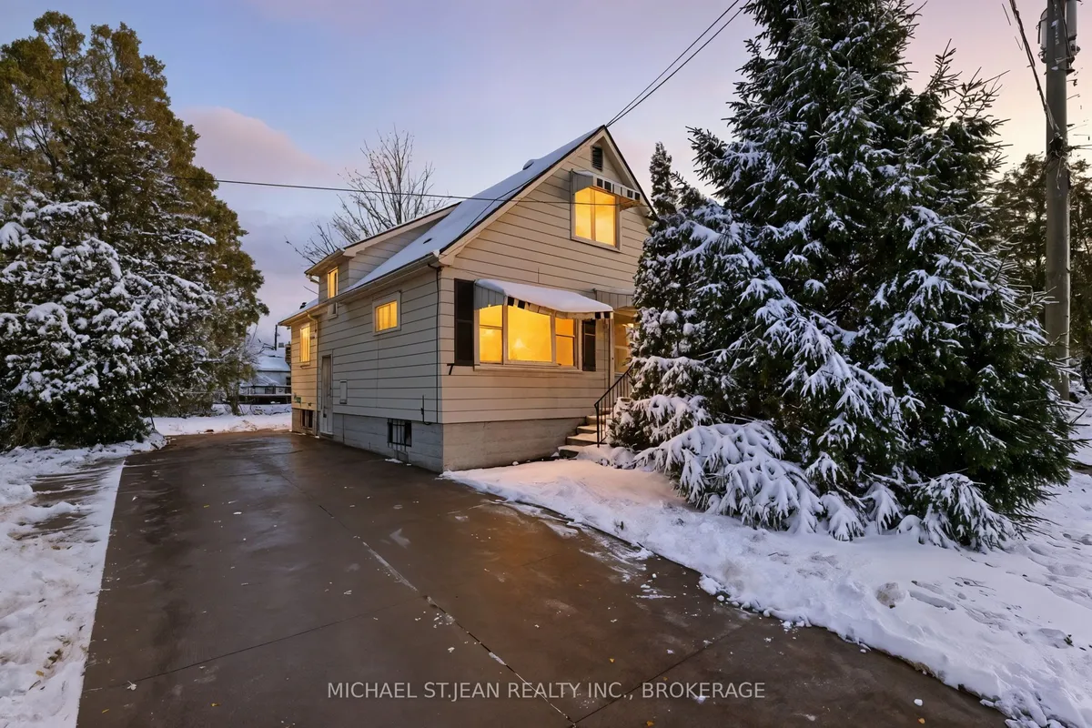 7 West 3rd Street, ON L9C 3J5