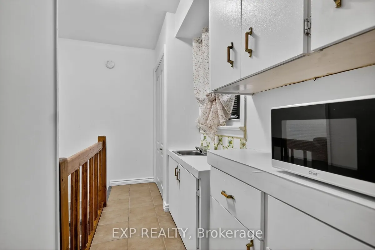 41 HWY 5 W Street, ON K0C 1X0