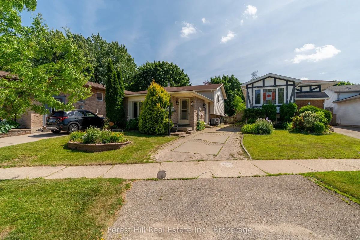 15 Homestead Place, ON N2N 1Z1