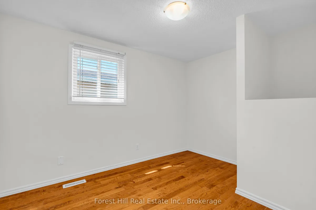 15 Homestead Place, ON N2N 1Z1