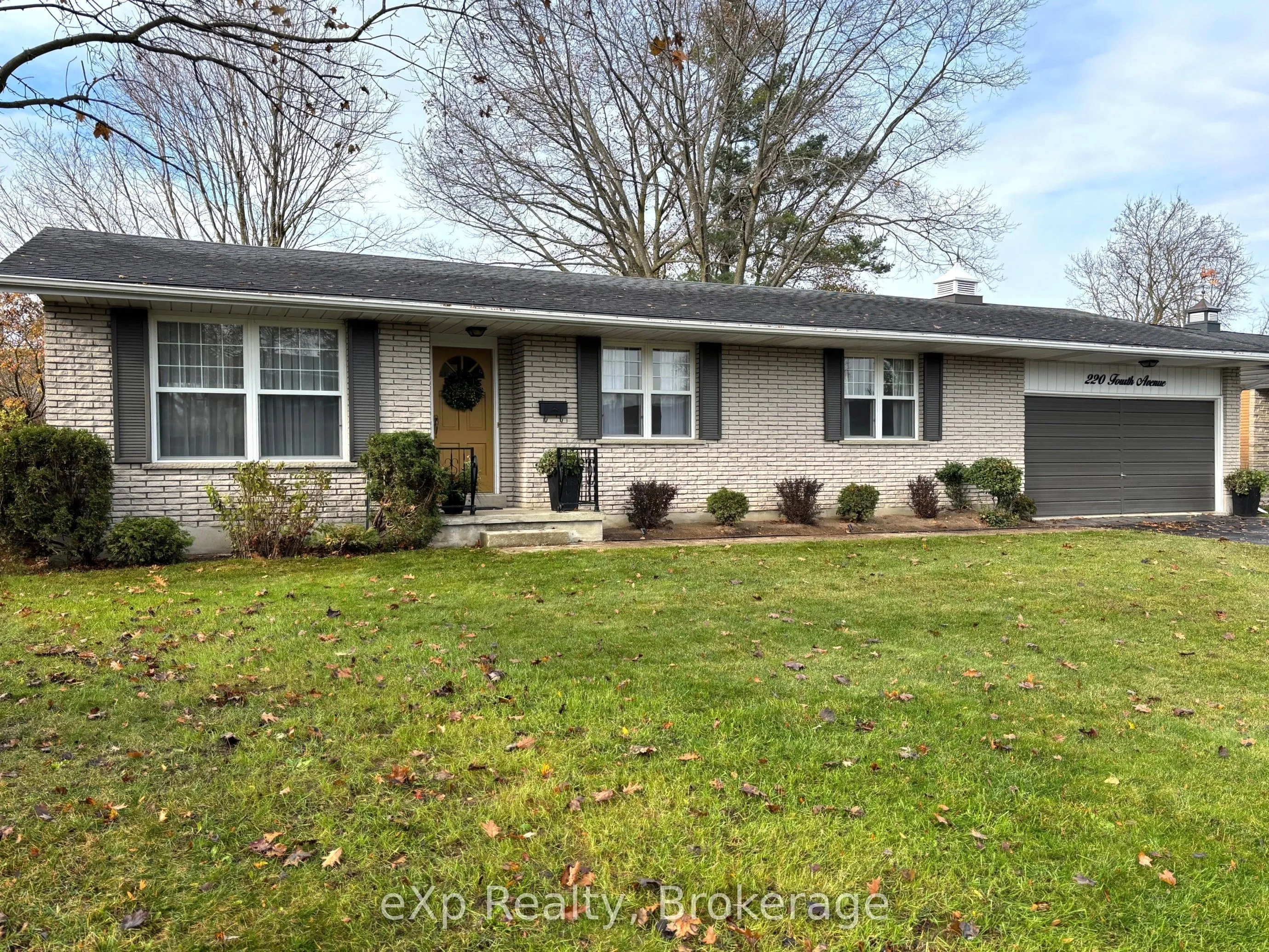 220 4th Avenue, ON N4N 2B5