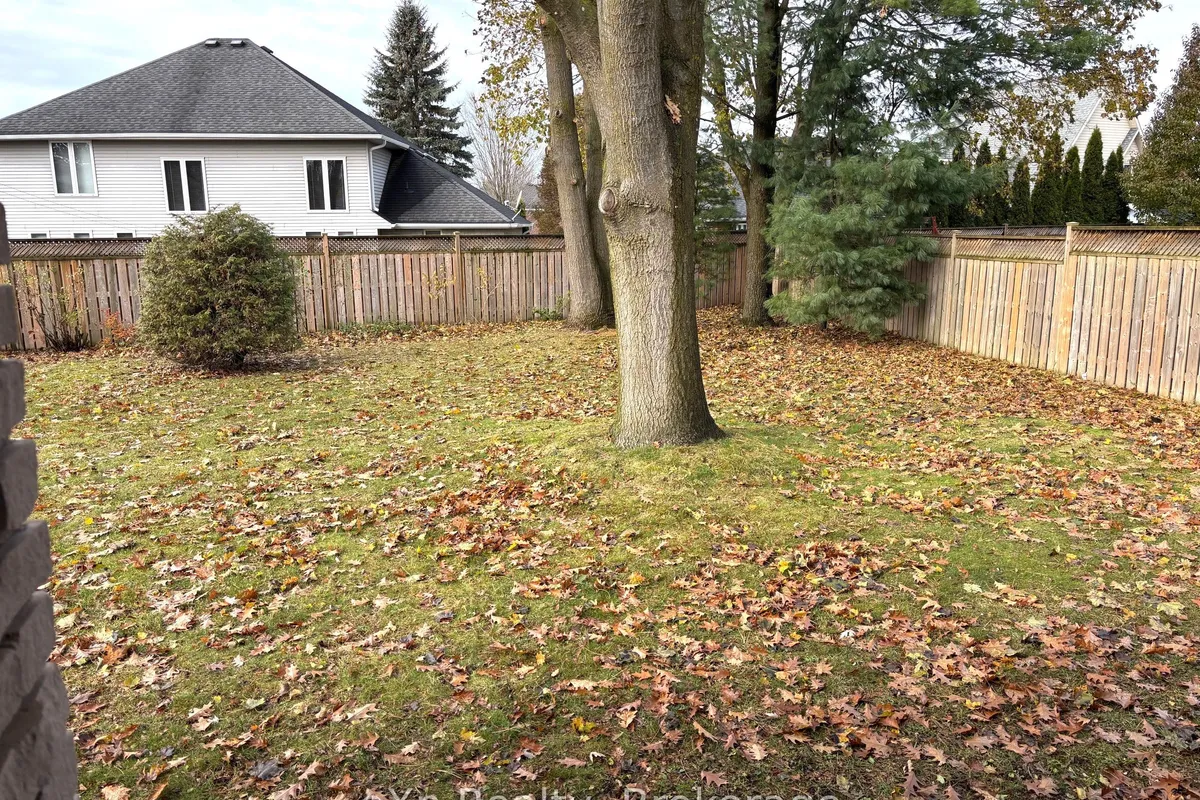 220 4th Avenue, ON N4N 2B5