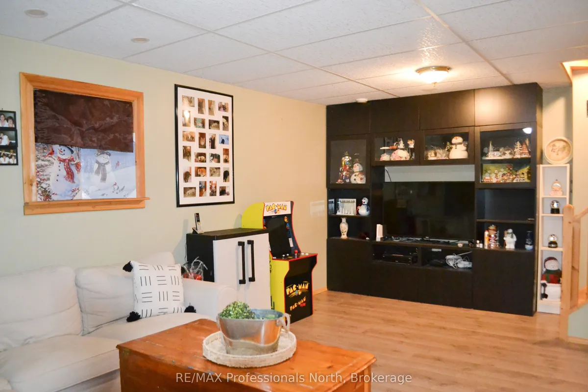 2315 Aspdin Road, ON P0B 1M0