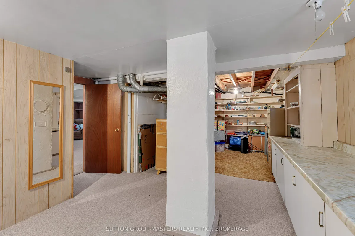 913 Victoria Street, ON K7K 4T9