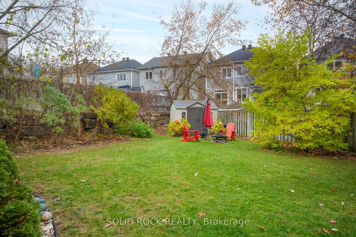 61 Flowertree Crescent, ON K2M 2R7