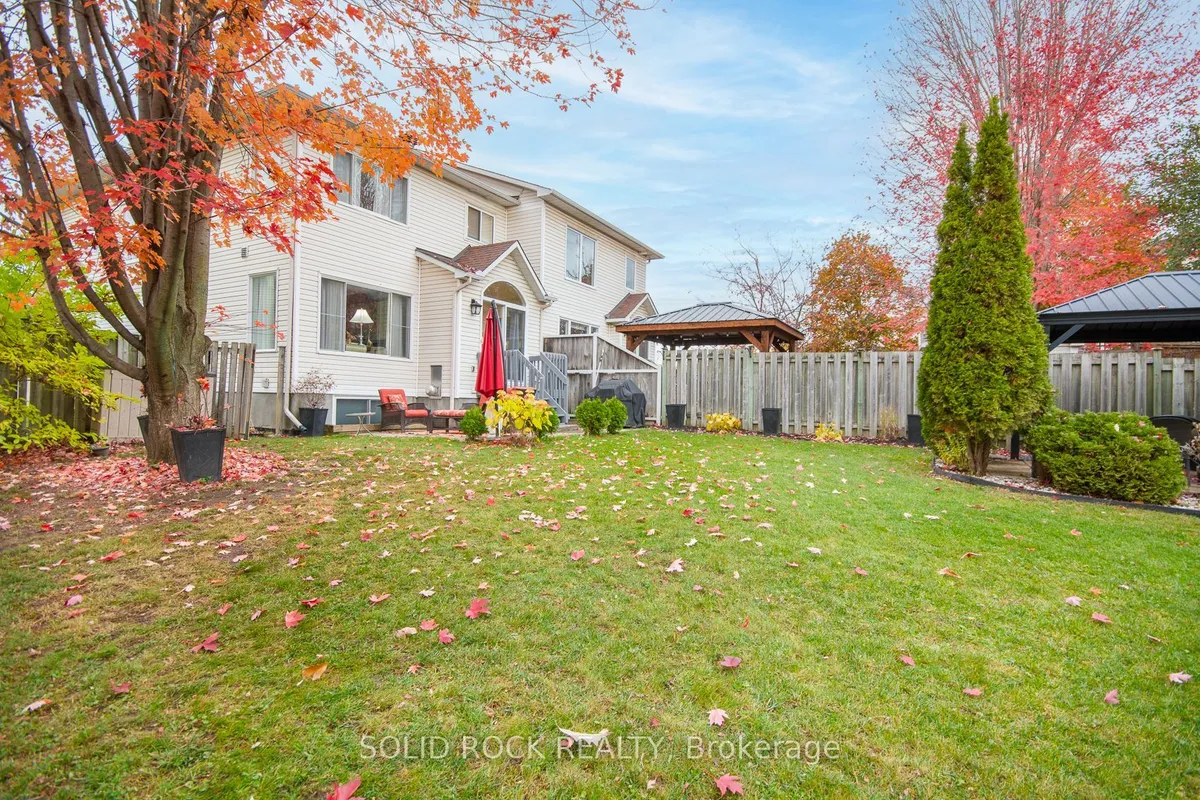 61 Flowertree Crescent, ON K2M 2R7